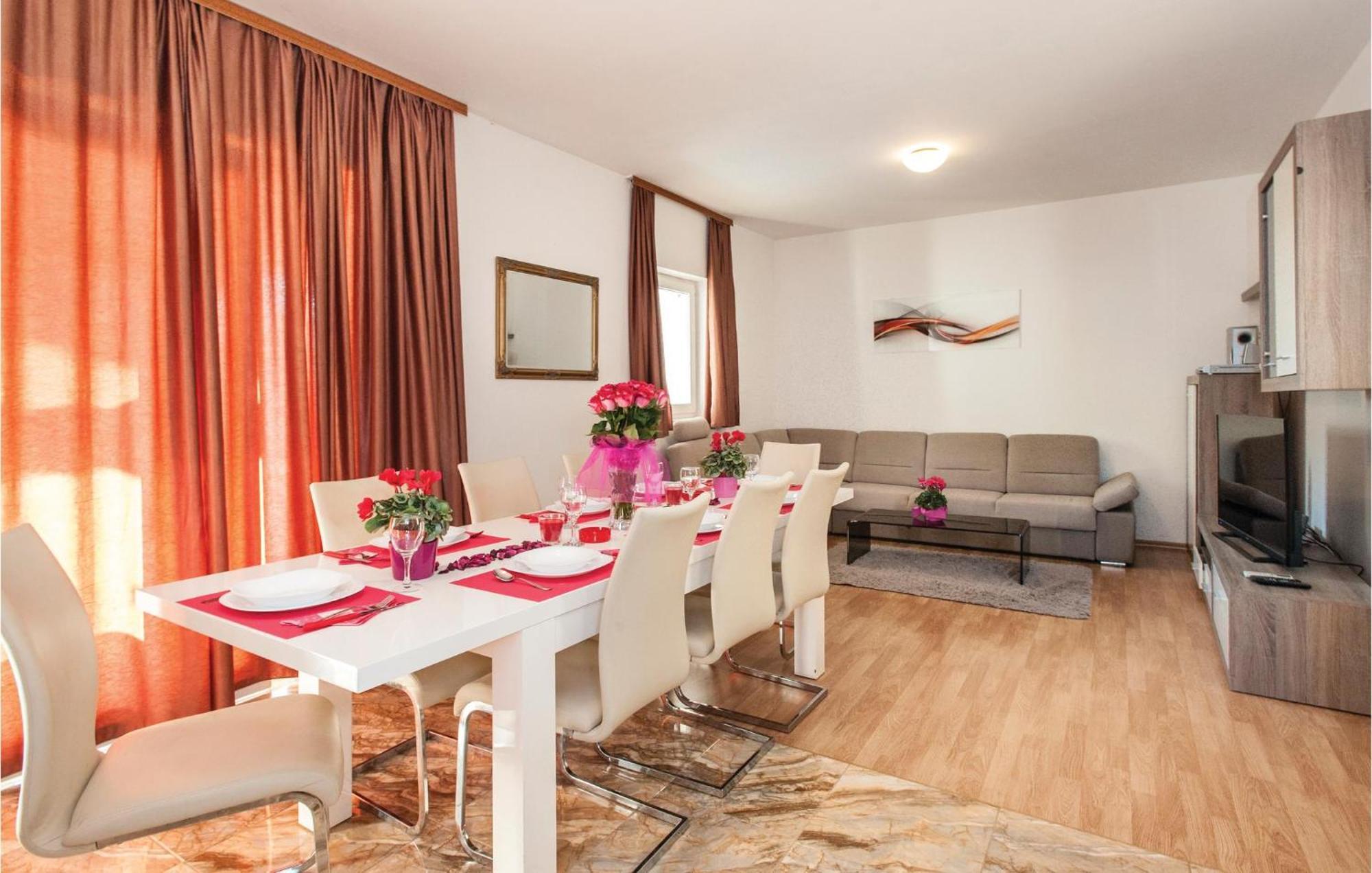 Seahorse Apartments Ражань Экстерьер фото