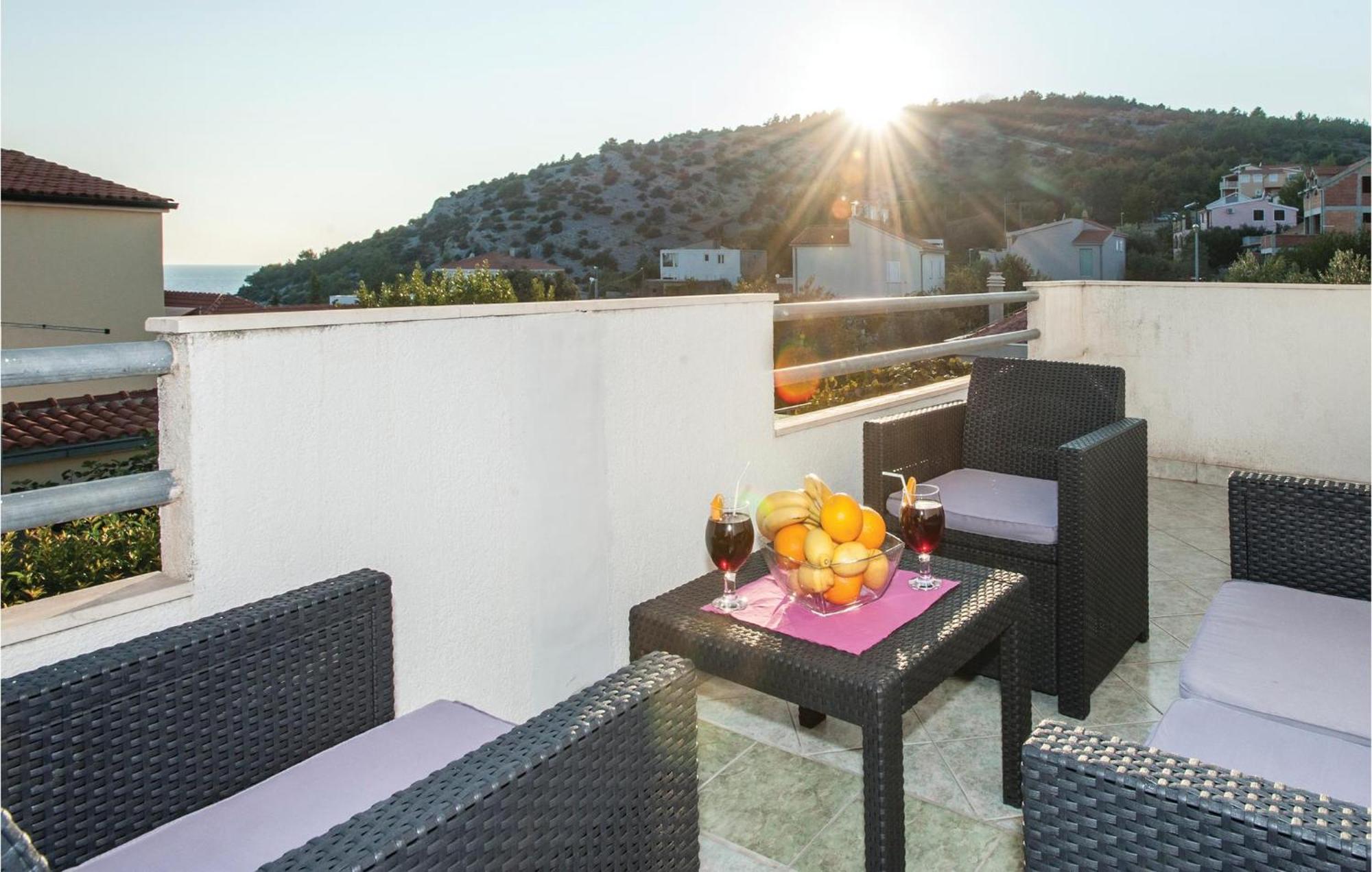 Seahorse Apartments Ражань Экстерьер фото